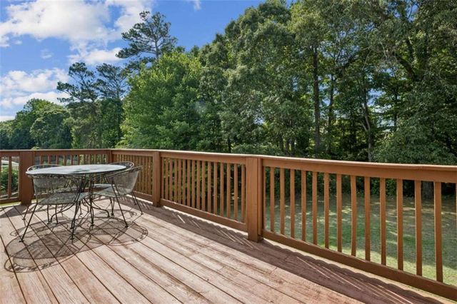 4022 Lyman Way, Gainesville, GA 30507