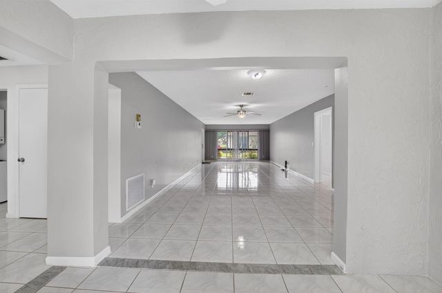 4944 Equestrian Circle A, Boynton Beach, FL 33436