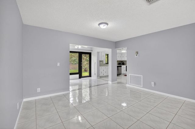 4944 Equestrian Circle A, Boynton Beach, FL 33436
