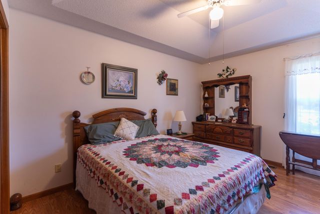 320 VINCENT TERR, Moberly, MO 65270