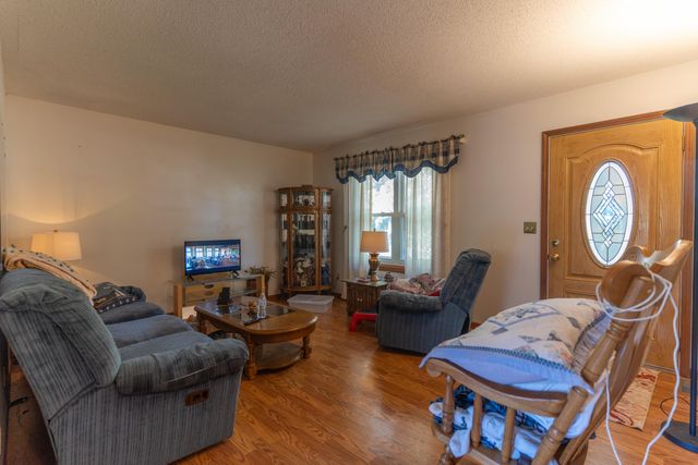 320 VINCENT TERR, Moberly, MO 65270