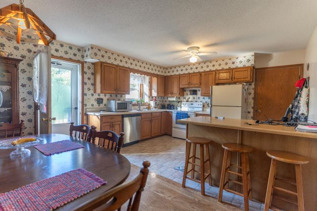 320 VINCENT TERR, Moberly, MO 65270