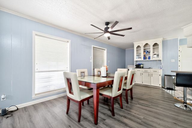 132 Shady Shores Drive, Mabank, TX 75156