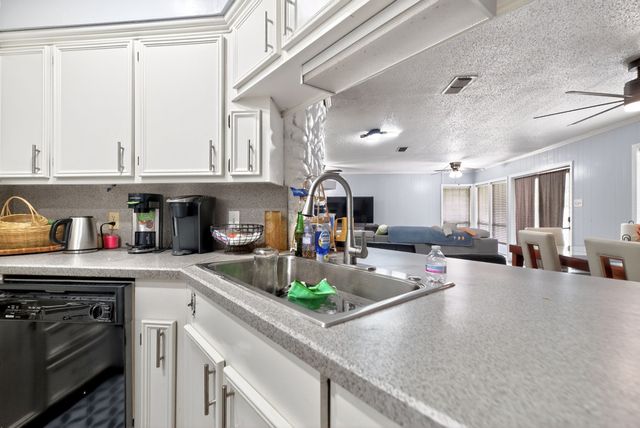 132 Shady Shores Drive, Mabank, TX 75156