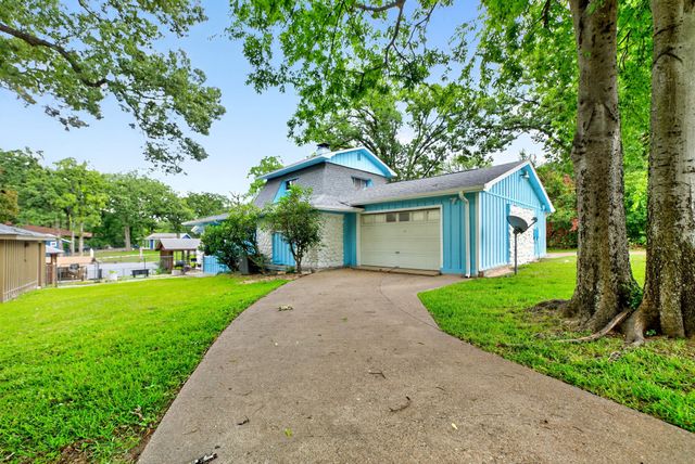 132 Shady Shores Drive, Mabank, TX 75156