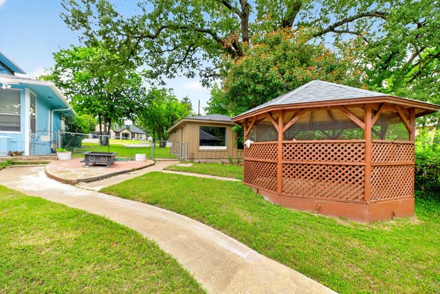 132 Shady Shores Drive, Mabank, TX 75156