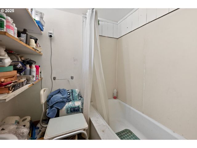 76362 WILLAMETTE Way, Oakridge, OR 97463