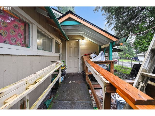 76362 WILLAMETTE Way, Oakridge, OR 97463