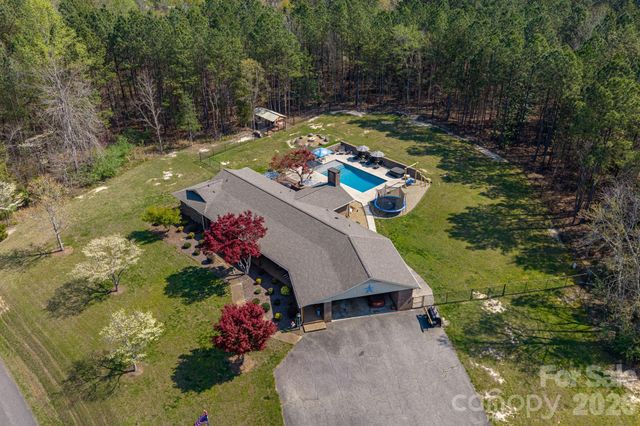 107 Lakeside Drive, Grover, NC 28073