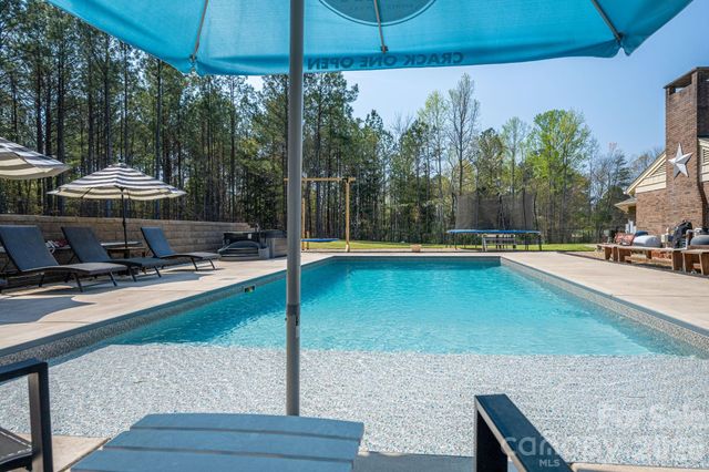 107 Lakeside Drive, Grover, NC 28073