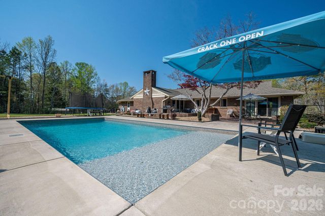 107 Lakeside Drive, Grover, NC 28073