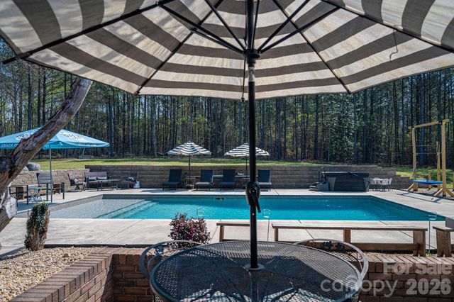107 Lakeside Drive, Grover, NC 28073