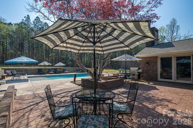 107 Lakeside Drive, Grover, NC 28073
