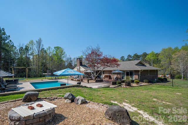 107 Lakeside Drive, Grover, NC 28073