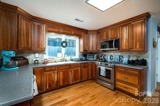 107 Lakeside Drive, Grover, NC 28073