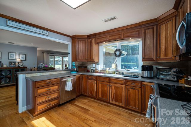 107 Lakeside Drive, Grover, NC 28073