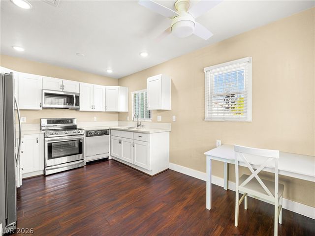 234 Earl Street, Las Vegas, NV 89101