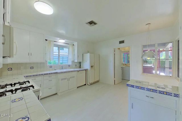 1462 Glengarry Road, Pasadena, CA 91105