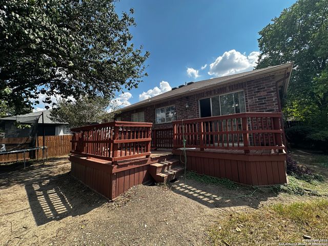 7711 Fairton, Converse, TX 78109