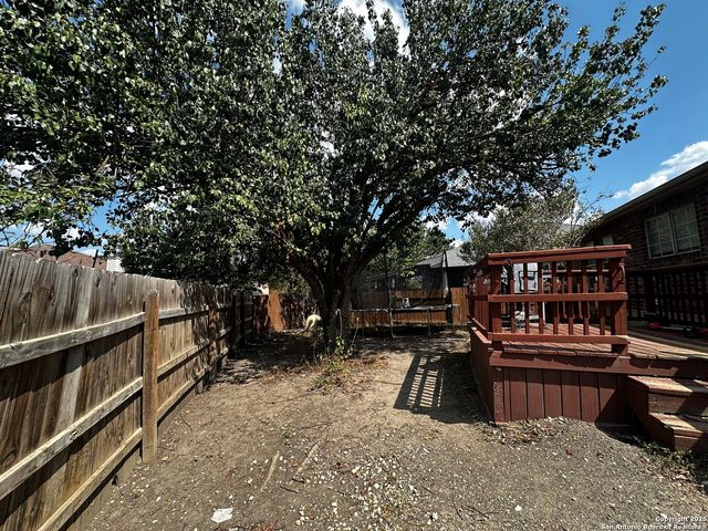 7711 Fairton, Converse, TX 78109