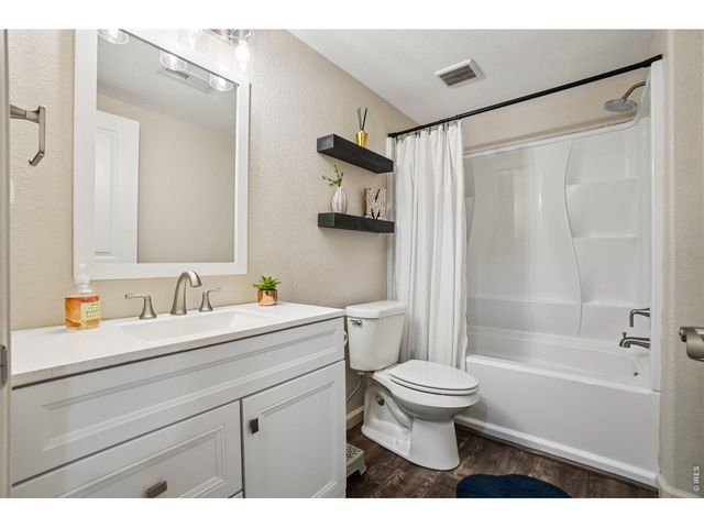 896 S Prairie Dr, Milliken, CO 80543