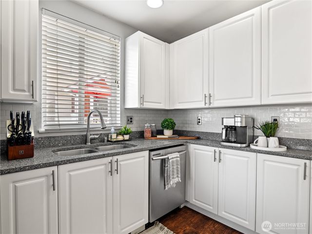 800 96th Avenue NE #H202, Lake Stevens, WA 98258