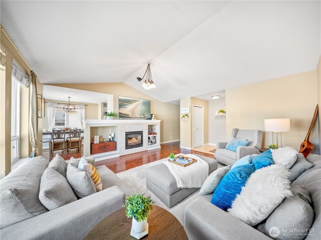 800 96th Avenue NE #H202, Lake Stevens, WA 98258