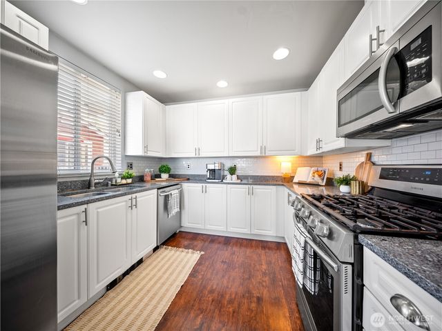 800 96th Avenue NE #H202, Lake Stevens, WA 98258