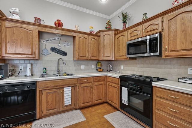 7215 Red Pine Drive, Fort Smith, AR 72916