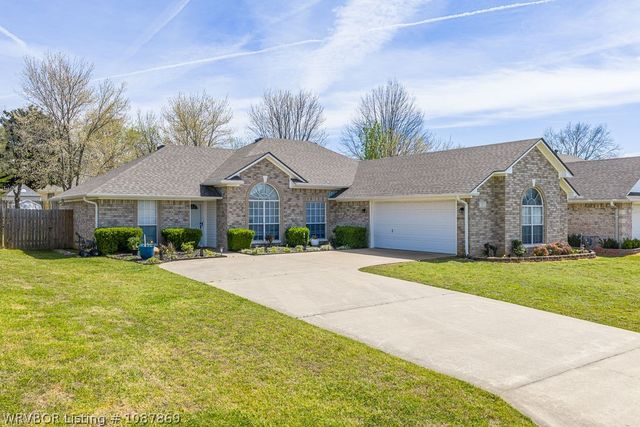 7215 Red Pine Drive, Fort Smith, AR 72916