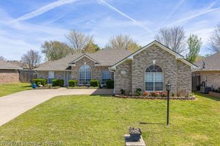7215 Red Pine Drive, Fort Smith, AR 72916