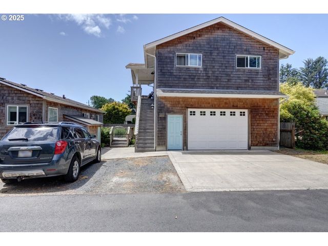 296 E JACKSON St, Cannon Beach, OR 97110