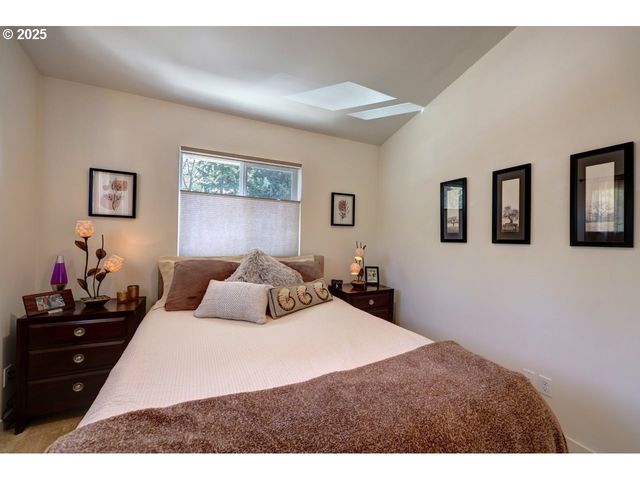 296 E JACKSON St, Cannon Beach, OR 97110