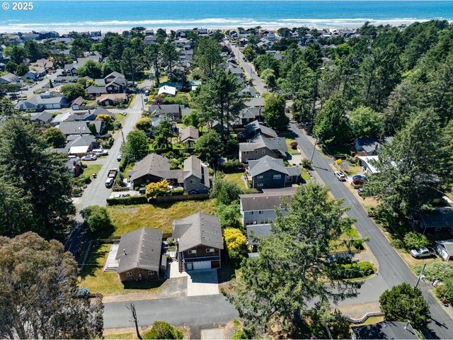 296 E JACKSON St, Cannon Beach, OR 97110