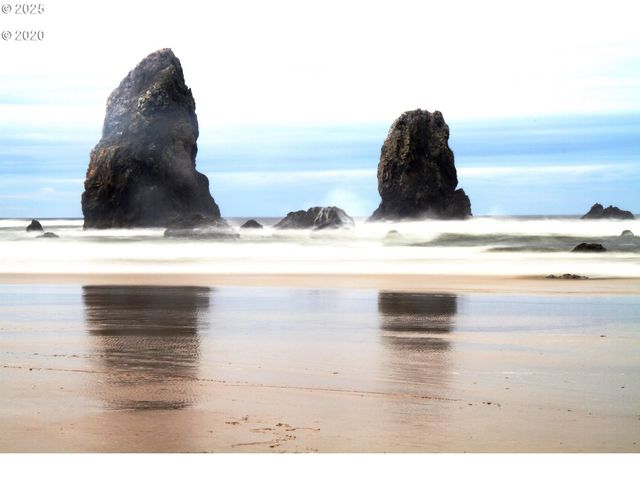 296 E JACKSON St, Cannon Beach, OR 97110