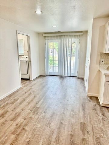 426 S 193rd Street, Des Moines, WA 98148