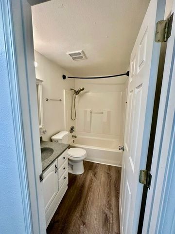 426 S 193rd Street, Des Moines, WA 98148