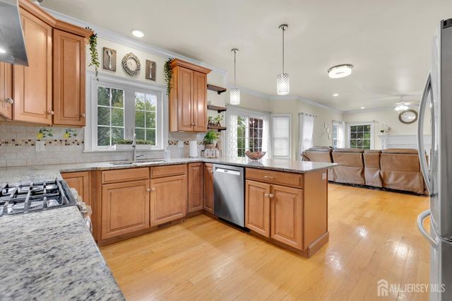 11 Goodrich Street, Iselin, NJ 08830