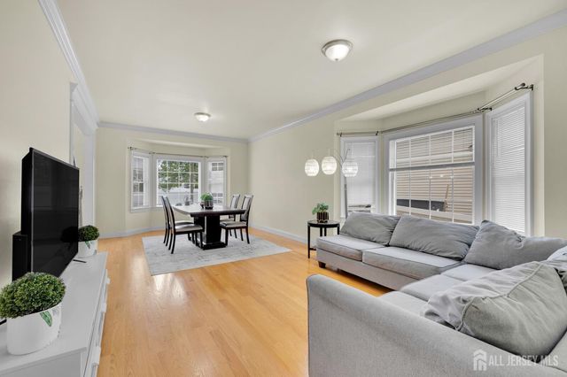 11 Goodrich Street, Iselin, NJ 08830