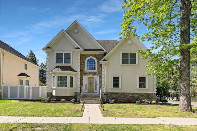 11 Goodrich Street, Iselin, NJ 08830