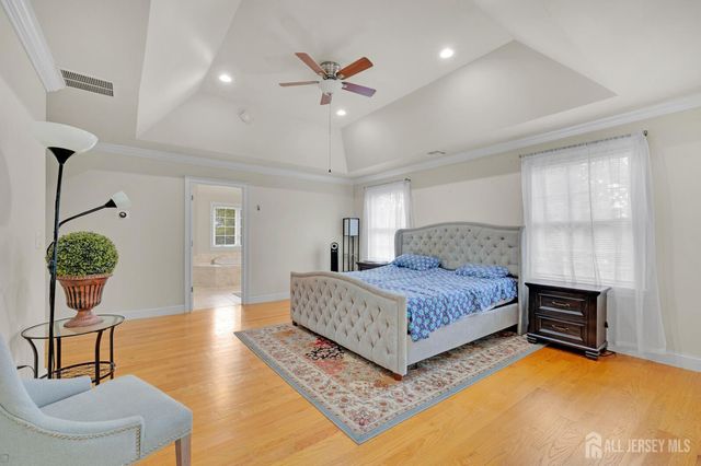 11 Goodrich Street, Iselin, NJ 08830