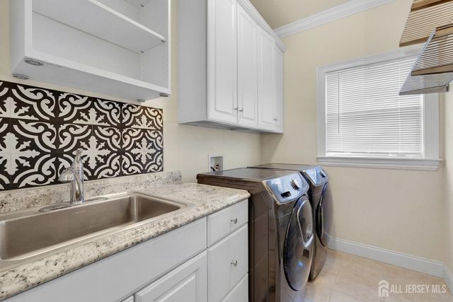 11 Goodrich Street, Iselin, NJ 08830