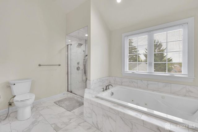 11 Goodrich Street, Iselin, NJ 08830