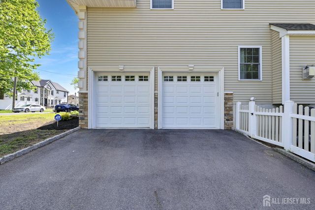 11 Goodrich Street, Iselin, NJ 08830