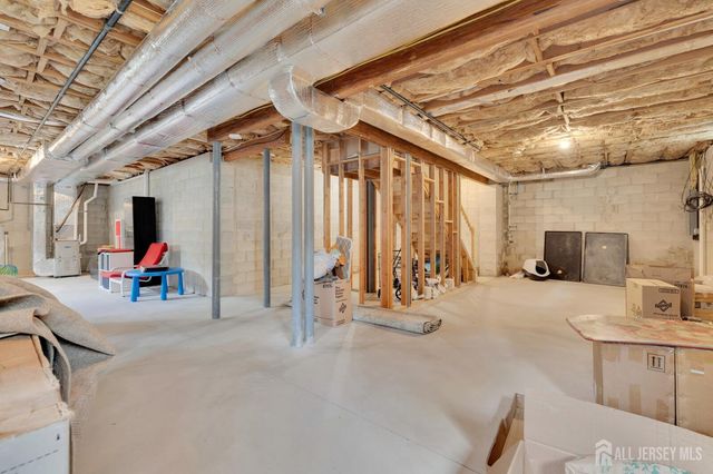 11 Goodrich Street, Iselin, NJ 08830