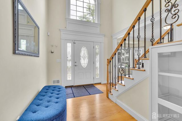 11 Goodrich Street, Iselin, NJ 08830