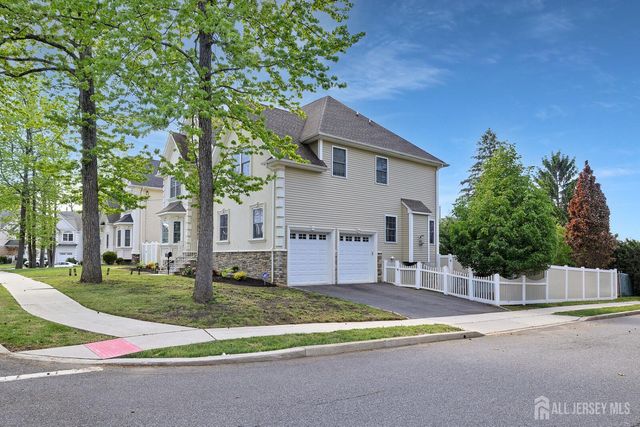11 Goodrich Street, Iselin, NJ 08830