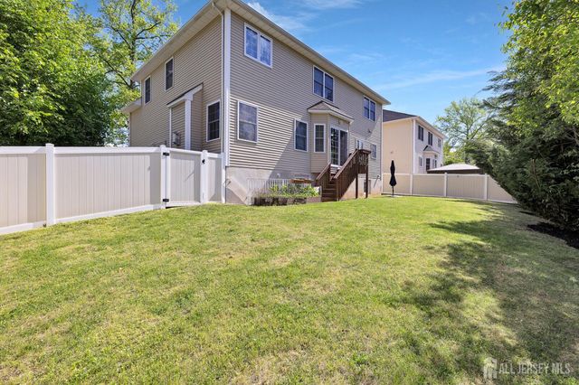 11 Goodrich Street, Iselin, NJ 08830