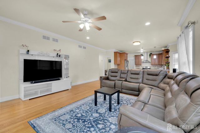 11 Goodrich Street, Iselin, NJ 08830