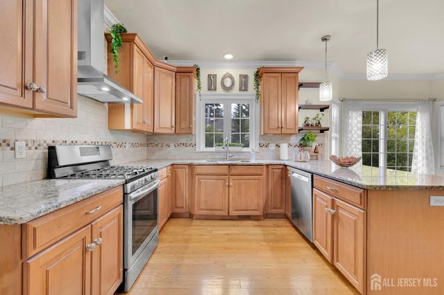 11 Goodrich Street, Iselin, NJ 08830